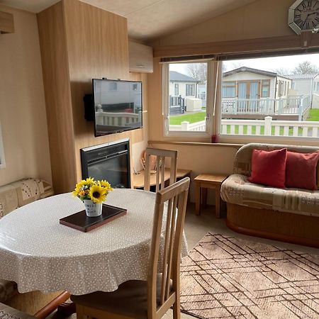 Cosy 3 Bedroom Caravan, South Cerney Exteriör bild