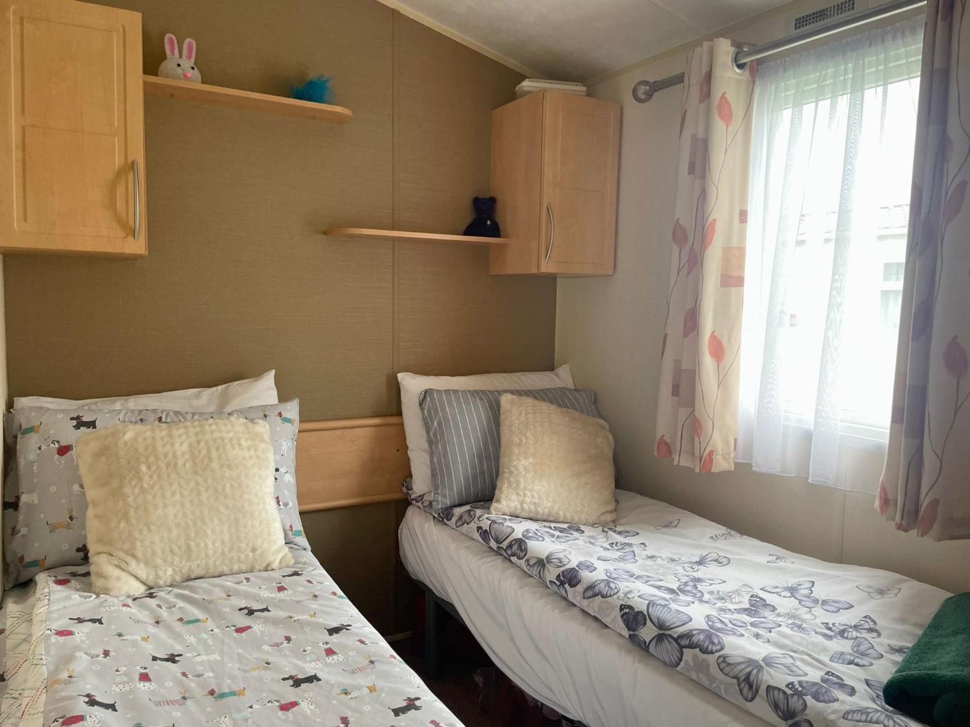 Cosy 3 Bedroom Caravan, South Cerney Exteriör bild