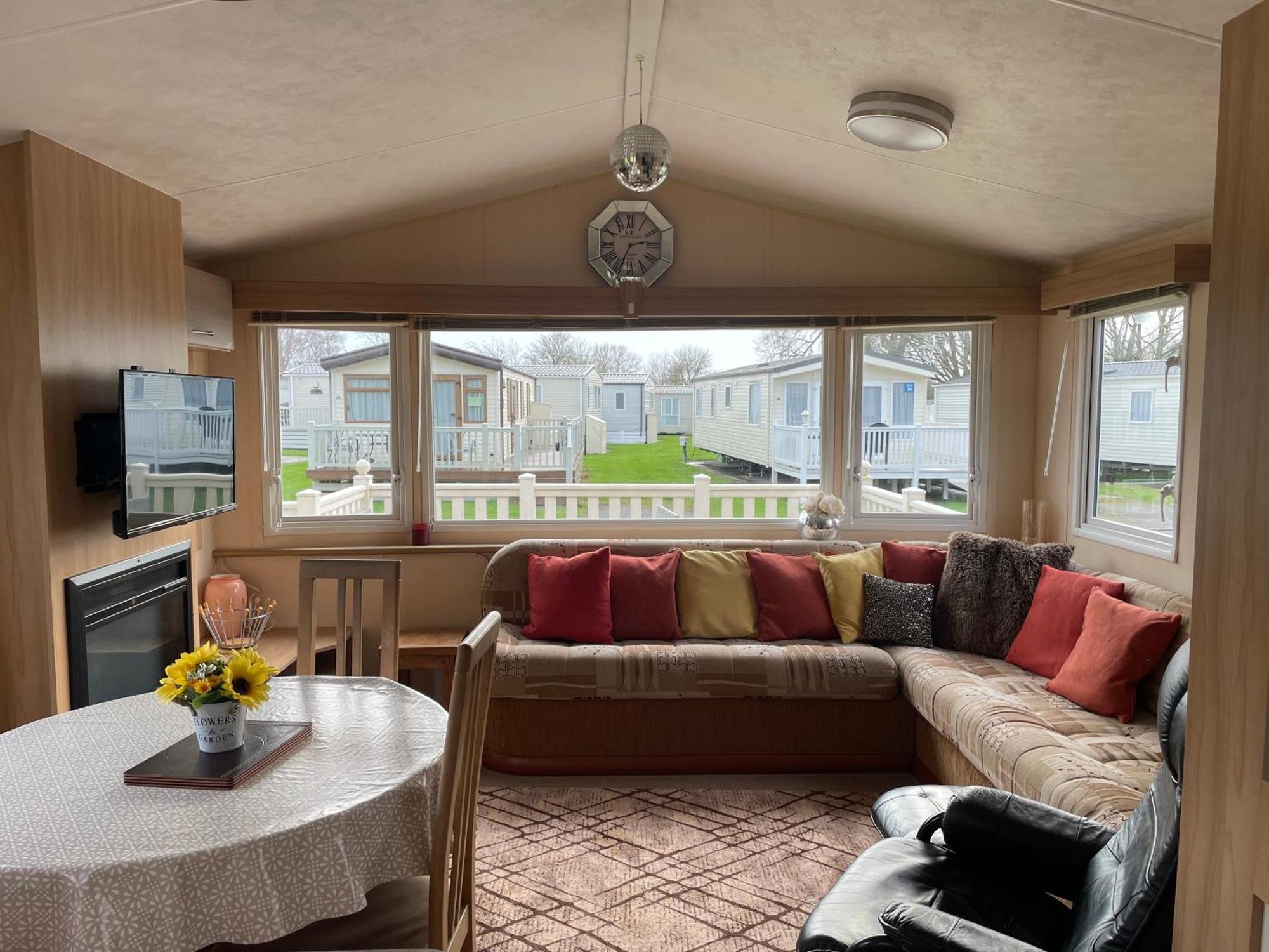 Cosy 3 Bedroom Caravan, South Cerney Exteriör bild